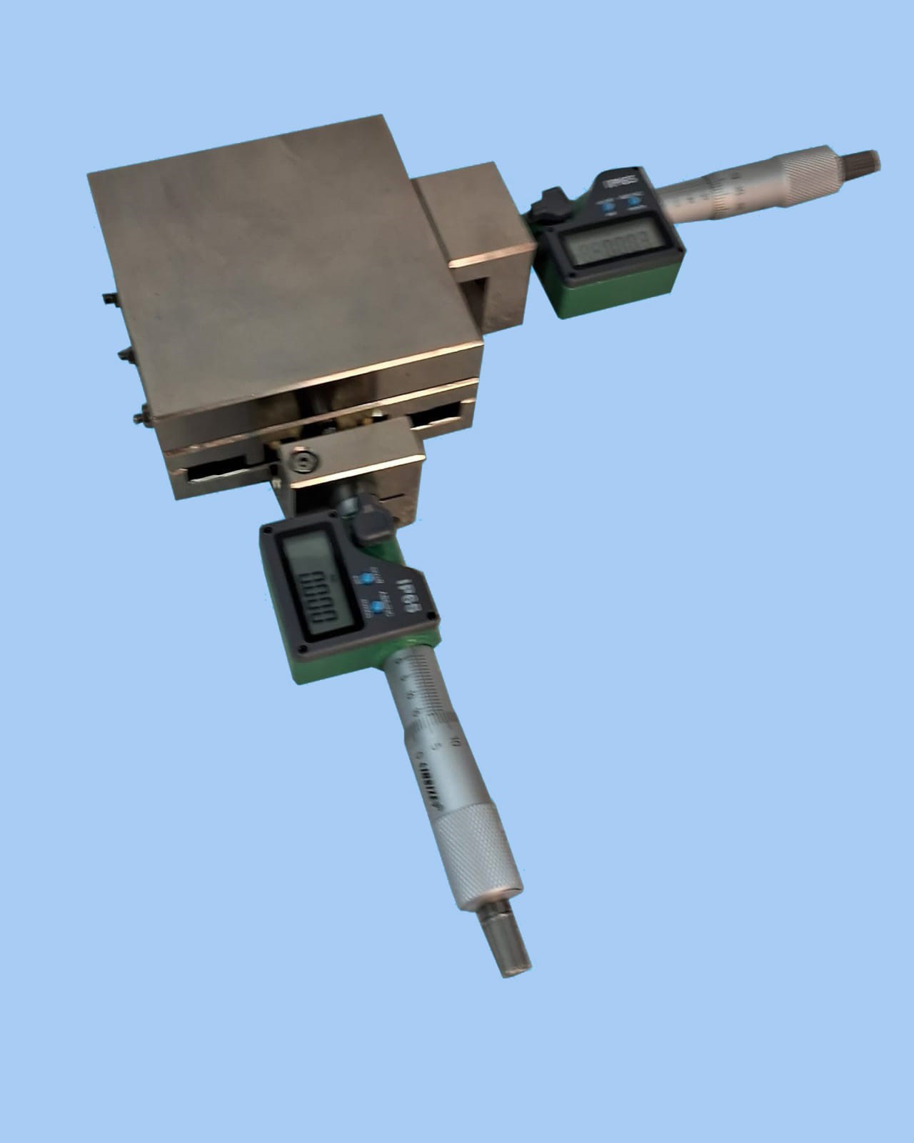 XY Table-100 – Digital  Suitable for most hardness testers